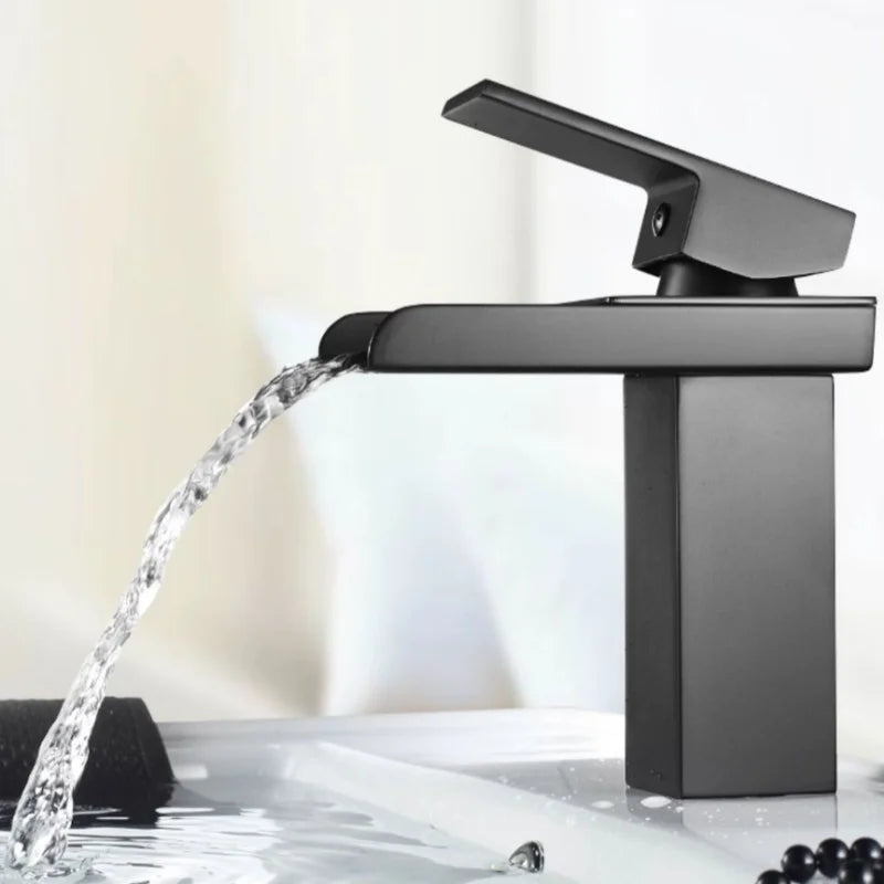 Grifo Cascada para Lavabo – Negro Moderno
