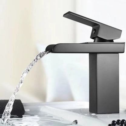 Grifo Cascada para Lavabo – Negro Moderno