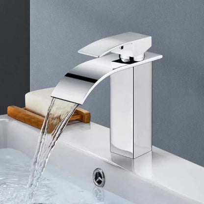 Grifo Cascada para Lavabo – Negro Moderno